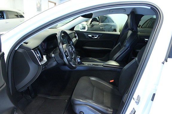 Volvo V60 8 of 11
