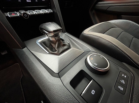 Volkswagen Amarok 14 of 16
