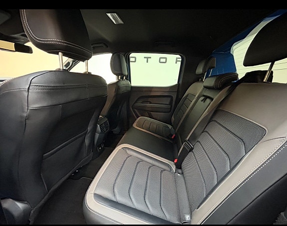 Volkswagen Amarok 10 of 16
