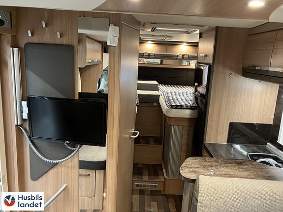 Knaus Sky Wave 700 Meg 8 of 16