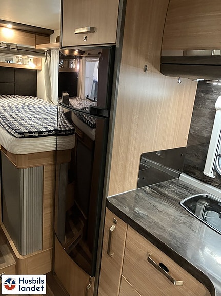 Knaus Sky Wave 700 Meg 11 of 16