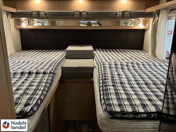 Knaus Sky Wave 700 Meg 9 of 16