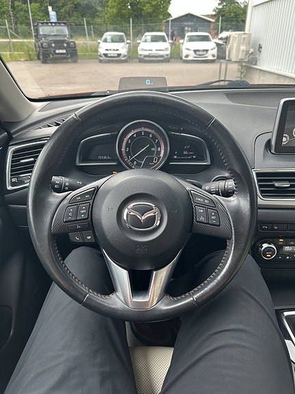 Mazda 3 9 of 18