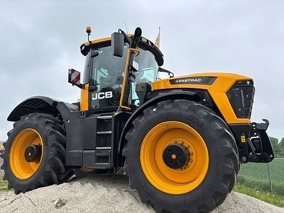 JCB Fastrac 6300, demo 4 of 6