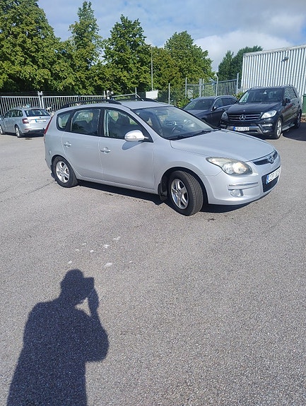 Hyundai i30 2 of 5