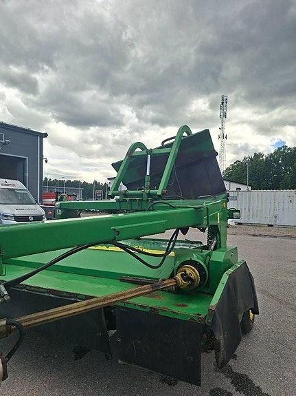 John Deere 1365 3 of 3