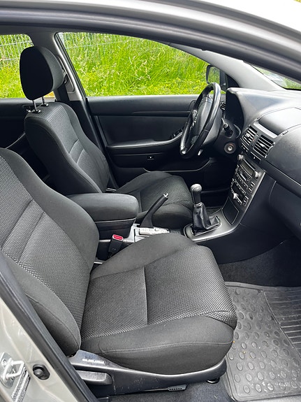 Toyota Avensis 5 of 5