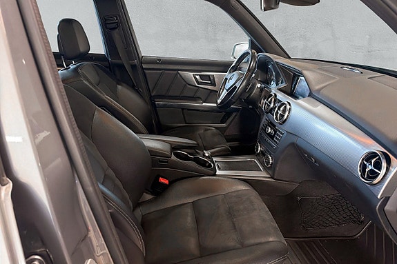 Mercedes-Benz GLK220 16 of 17