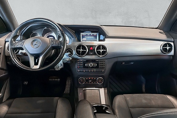 Mercedes-Benz GLK220 13 of 17