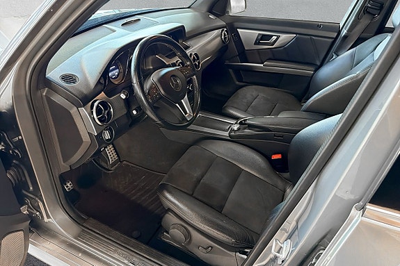 Mercedes-Benz GLK220 10 of 17