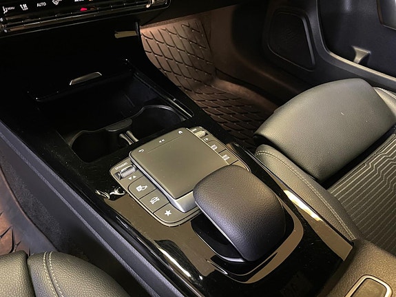 Mercedes-Benz A220 13 of 22