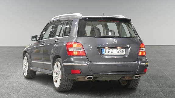 Mercedes-Benz GLK320 7 of 20