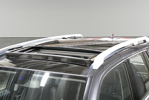 Mercedes-Benz GLK320 5 of 20