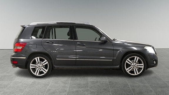 Mercedes-Benz GLK320 11 of 20