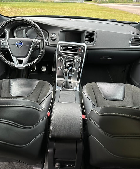 Volvo V60 3 of 5