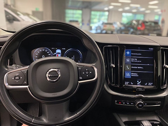 Volvo XC60 2 of 5