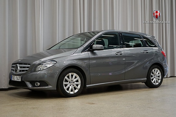 Mercedes-Benz B200 3 of 5