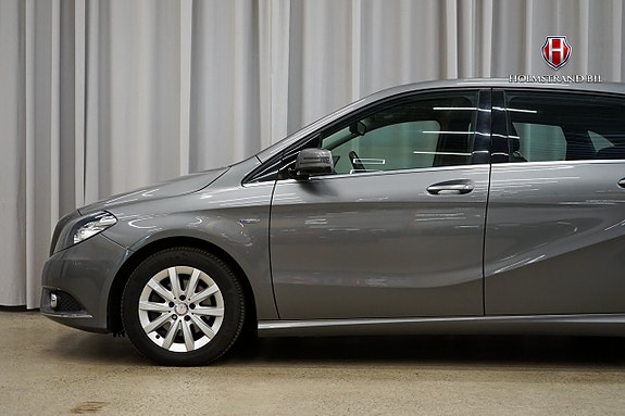Mercedes-Benz B200 6 of 19