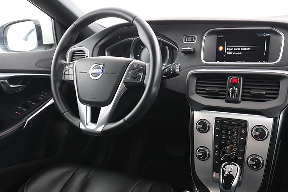 Volvo V40 14 of 30