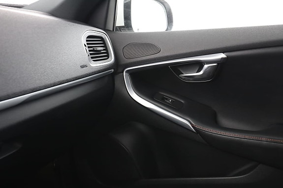 Volvo V40 27 of 30