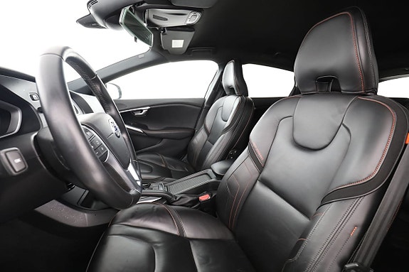 Volvo V40 11 of 30