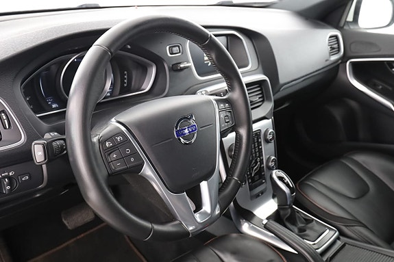 Volvo V40 12 of 30