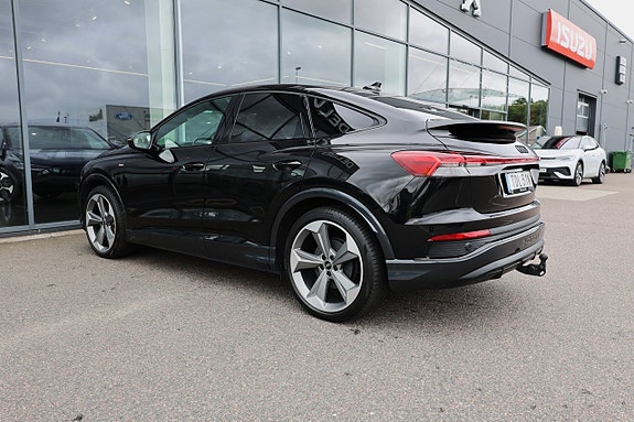 Audi Q4 e-tron 7 of 24