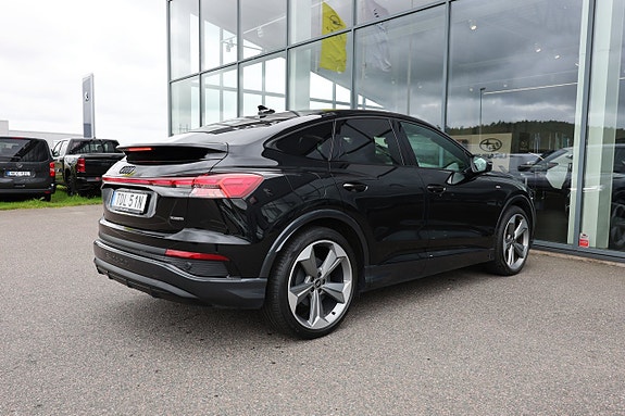 Audi Q4 e-tron 5 of 24