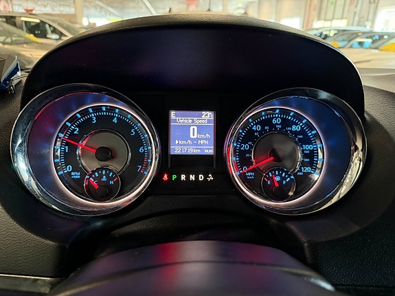 Chrysler Town & Country 26 of 30