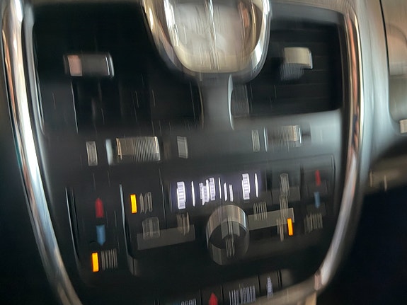 Chrysler Town & Country 28 of 30