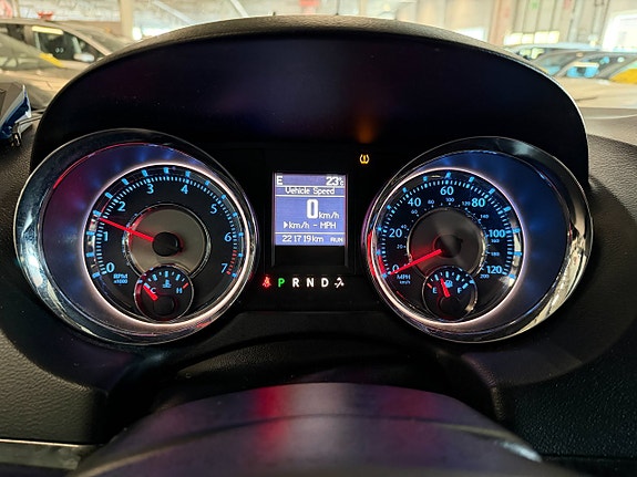 Chrysler Town & Country 25 of 30