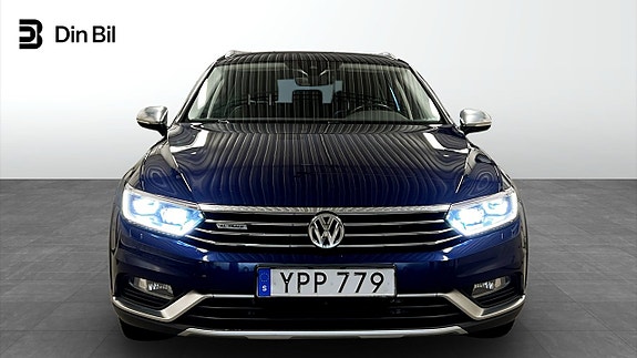 Volkswagen Passat Alltrack 4 of 5