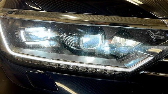 Volkswagen Passat Alltrack 14 of 24