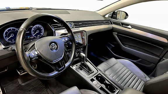 Volkswagen Passat Alltrack 7 of 24