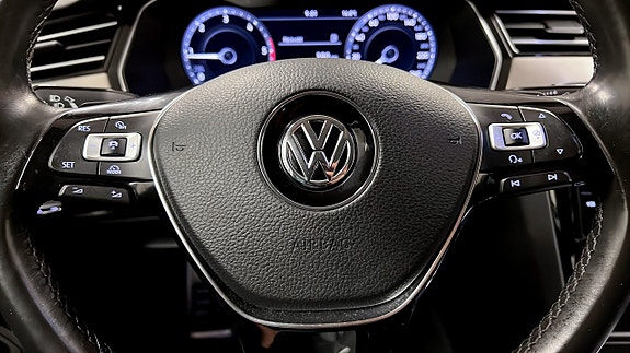 Volkswagen Passat Alltrack 20 of 24