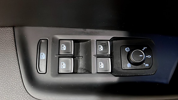 Volkswagen Passat Alltrack 16 of 24