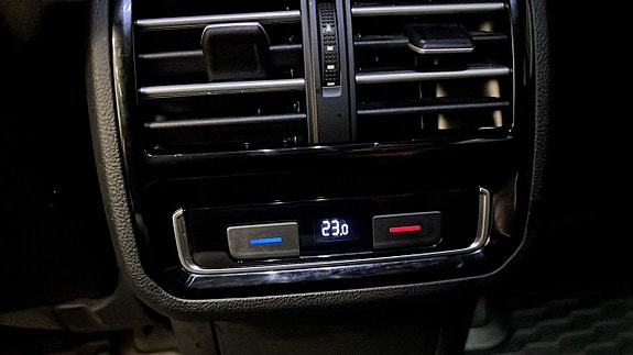 Volkswagen Passat Alltrack 23 of 24