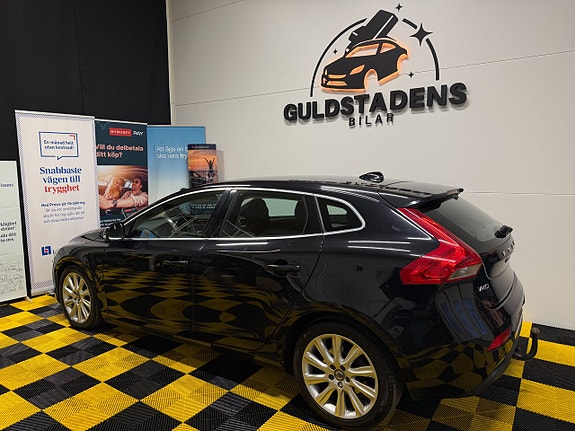 Volvo V40 7 of 30