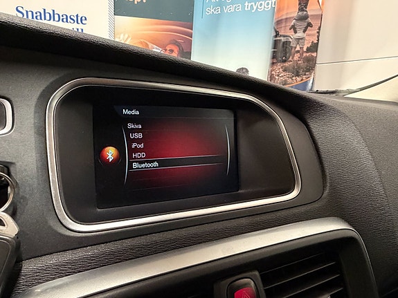 Volvo V40 25 of 30