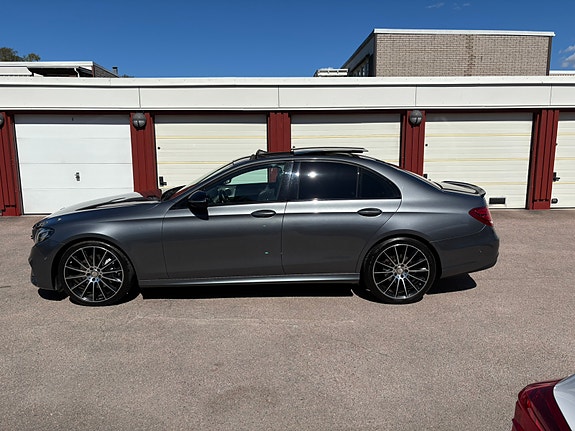 Mercedes-Benz E220 d 2 of 5