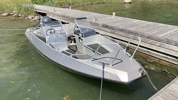 Buster XXL, Yamaha F150 -07 + bromsad trailer 3 of 14