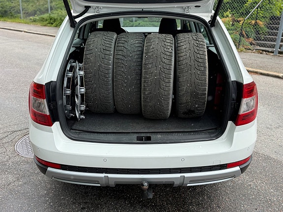 Skoda Octavia Scout 23 of 24