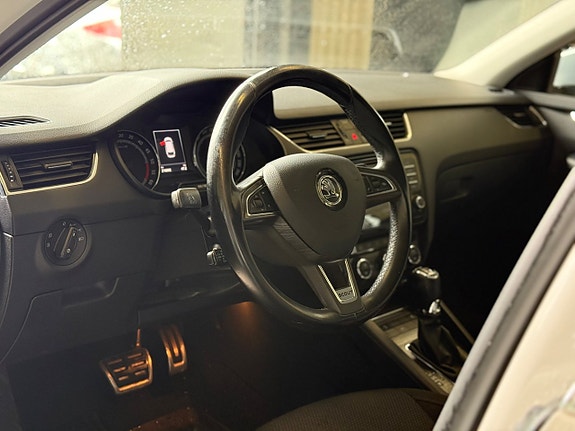 Skoda Octavia Scout 11 of 24