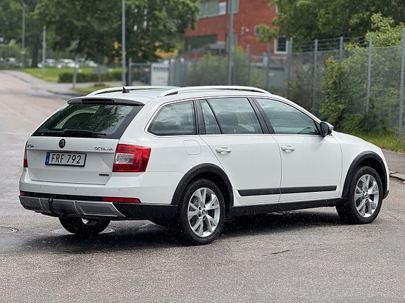 Skoda Octavia Scout 9 of 24