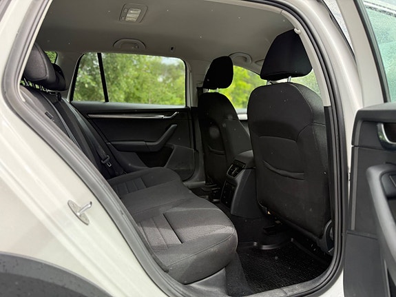 Skoda Octavia Scout 21 of 24