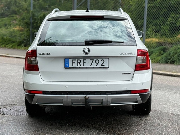 Skoda Octavia Scout 7 of 24