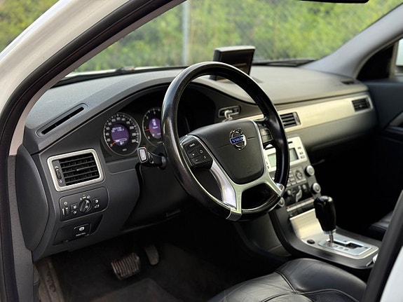 Volvo V70 17 of 22