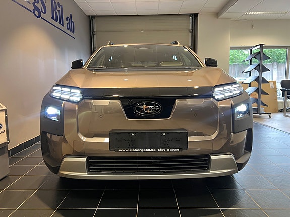 Subaru E-Outback 3 of 5