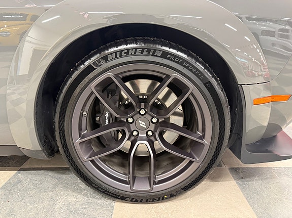 Dodge Challenger 9 of 26