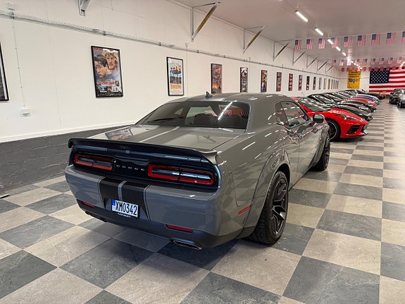 Dodge Challenger 12 of 26